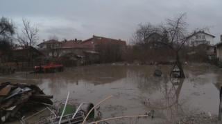 Ангелкова оказва подкрепа на бедстващи хора в Петърч