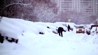 Учени от САЩ: Огромен леден вихър от Северния полюс носи глобално застудяване тази зима!