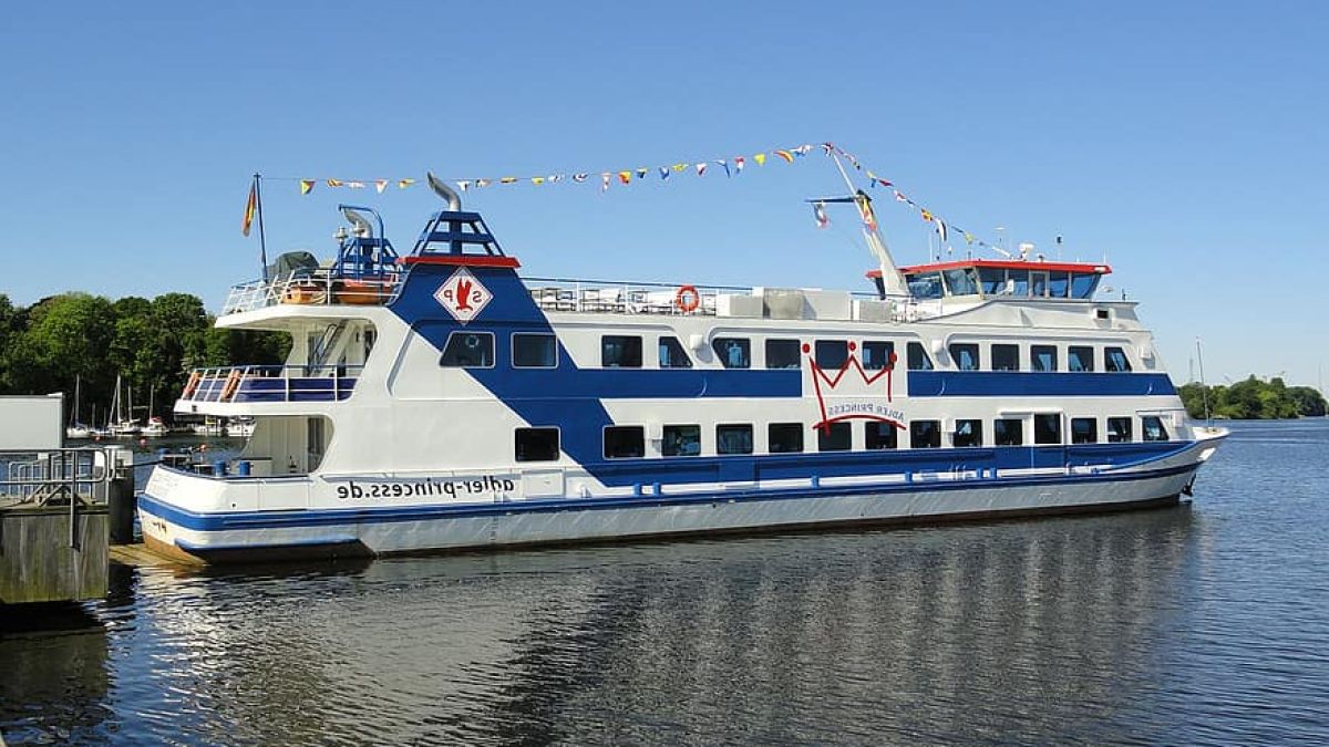 Екшън в Средиземно море! Гръцки спецчасти са взели на абордаж руски товарен кораб