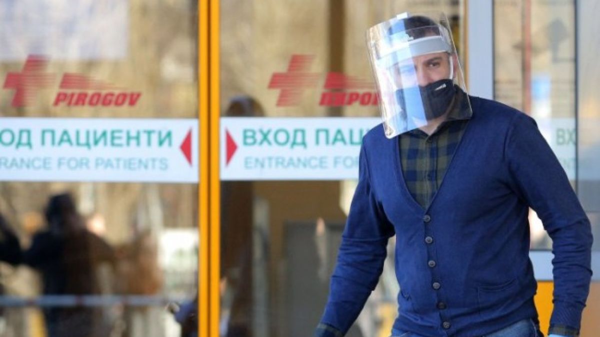 Паника в "Арсенал": Обгоря млад инженер