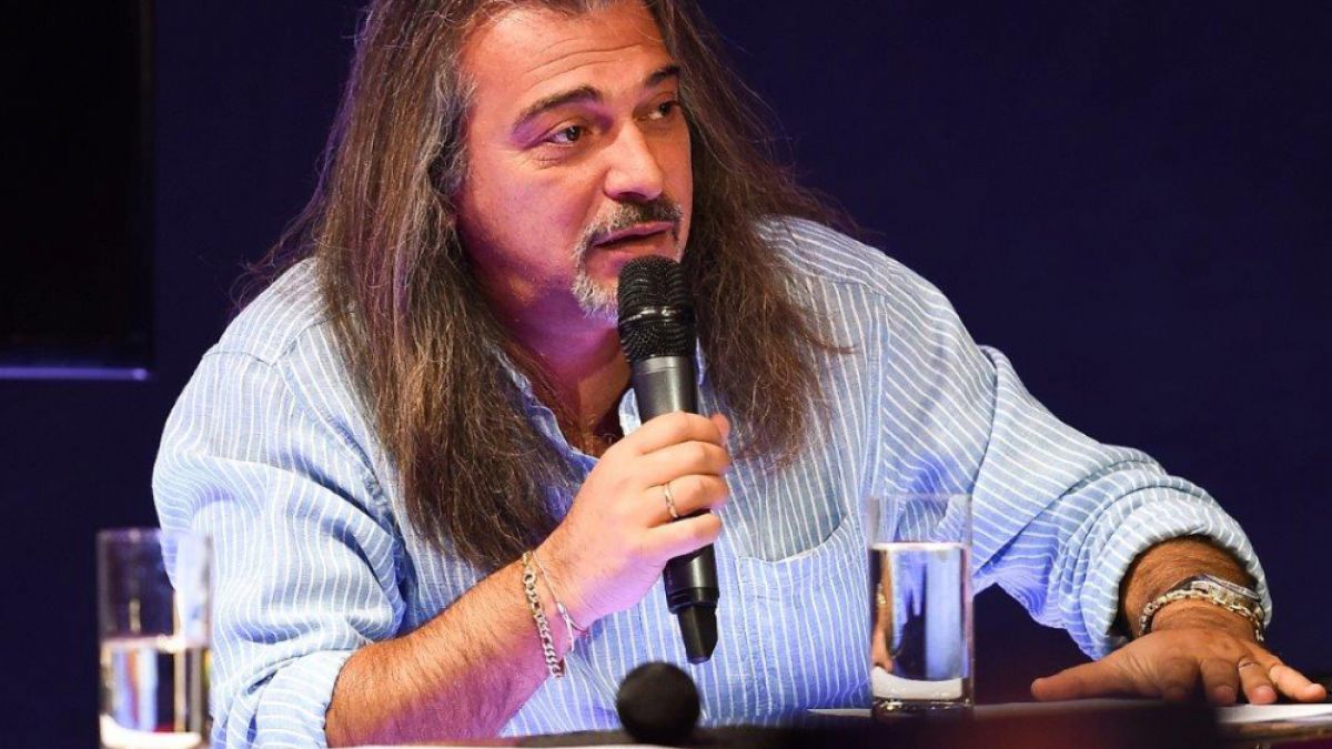 Халваджиян нае на работа известен журналист, а с Рачков... 