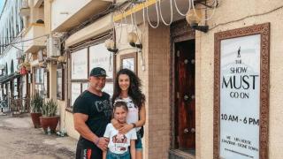 Биляна Йотовска се скри в леговището на Фреди Меркюри СНИМКИ