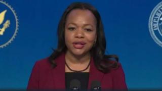 Висша чиновничка на Байдън скандално: Чернокожите са по-висши "физически и ментално" от белите