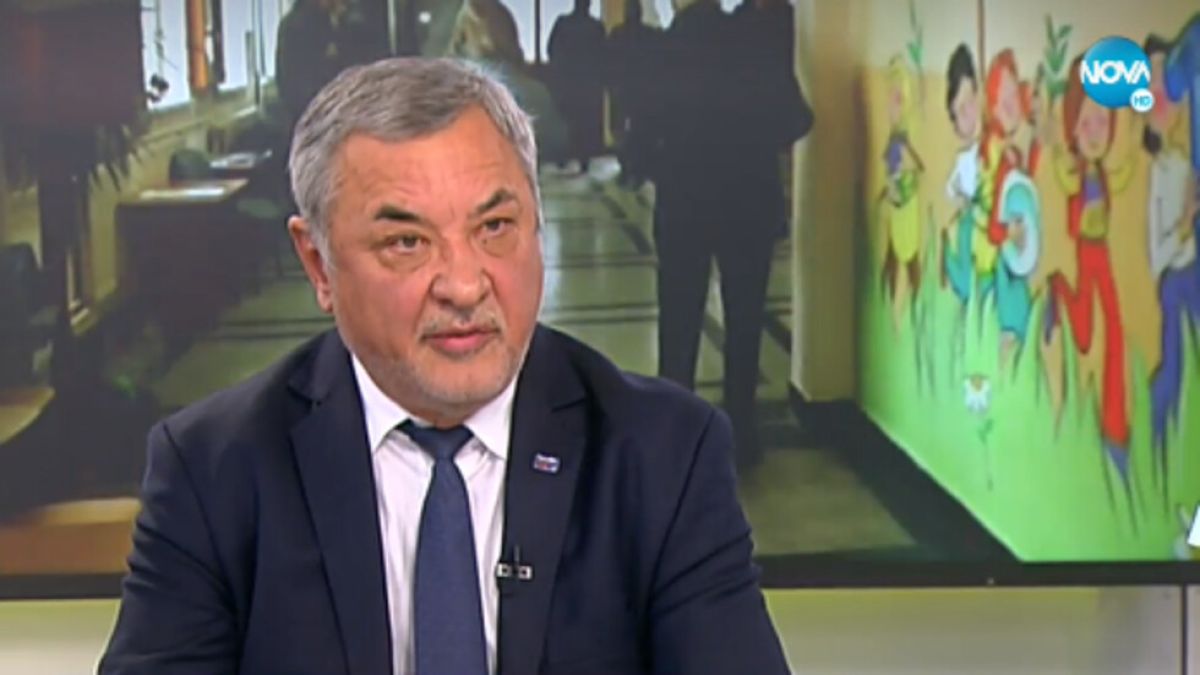 Симеонов: Който иска - да си хване самолета и да дойде в България, за да гласува   