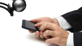 Мъж изпрати трогателен SMS на бившата си, но отговорът го остави без думи