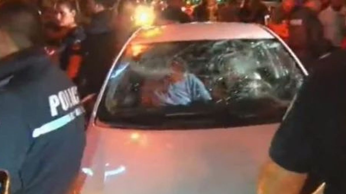 Протестърите, изпочупили колата на майка с двете й деца в София, си го получиха ВИДЕО