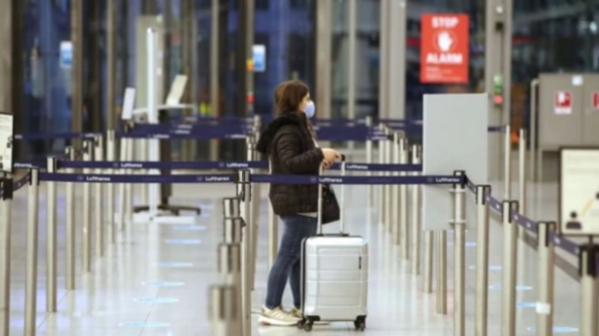 Пътуващите за САЩ трябва да си направят тест и да останат под карантина