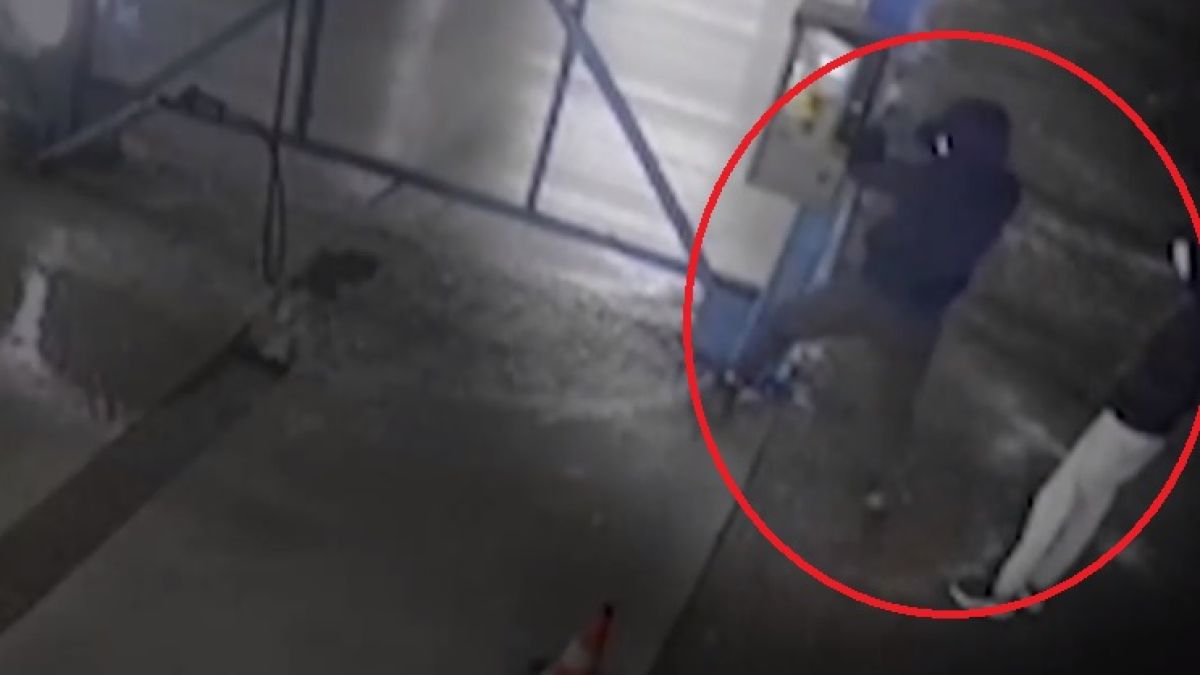 Крадци вършеят по автомивки у нас и отмъкват... ВИДЕО
