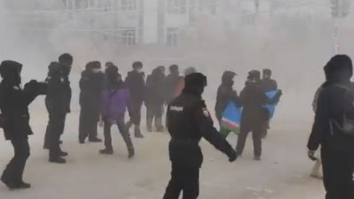В Русия е страшно! Сблъсъци на полиция и протестиращи заради Навални ВИДЕО