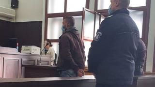 Ревнивец пироман запали къщата на приятеля си край Пловдив, а после... 