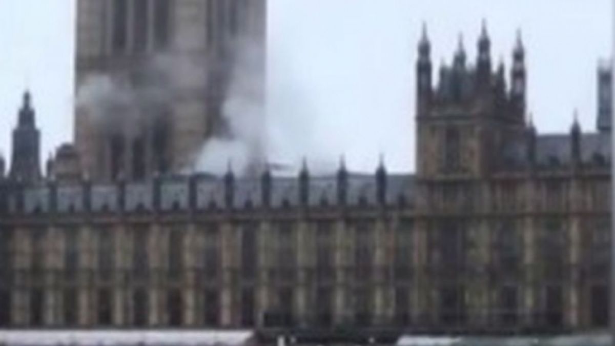 Около британския парламент в Лондон стана страшно