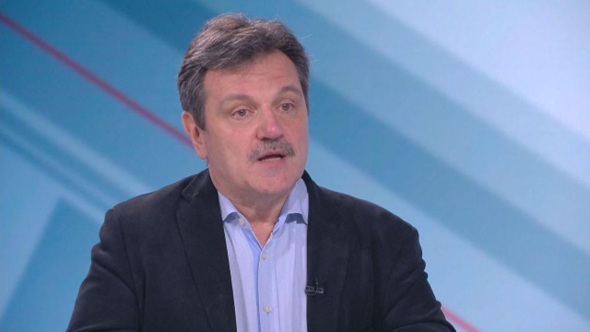 Симидчиев каза с какво новият щам на COVID-19 e по-опасен за българите