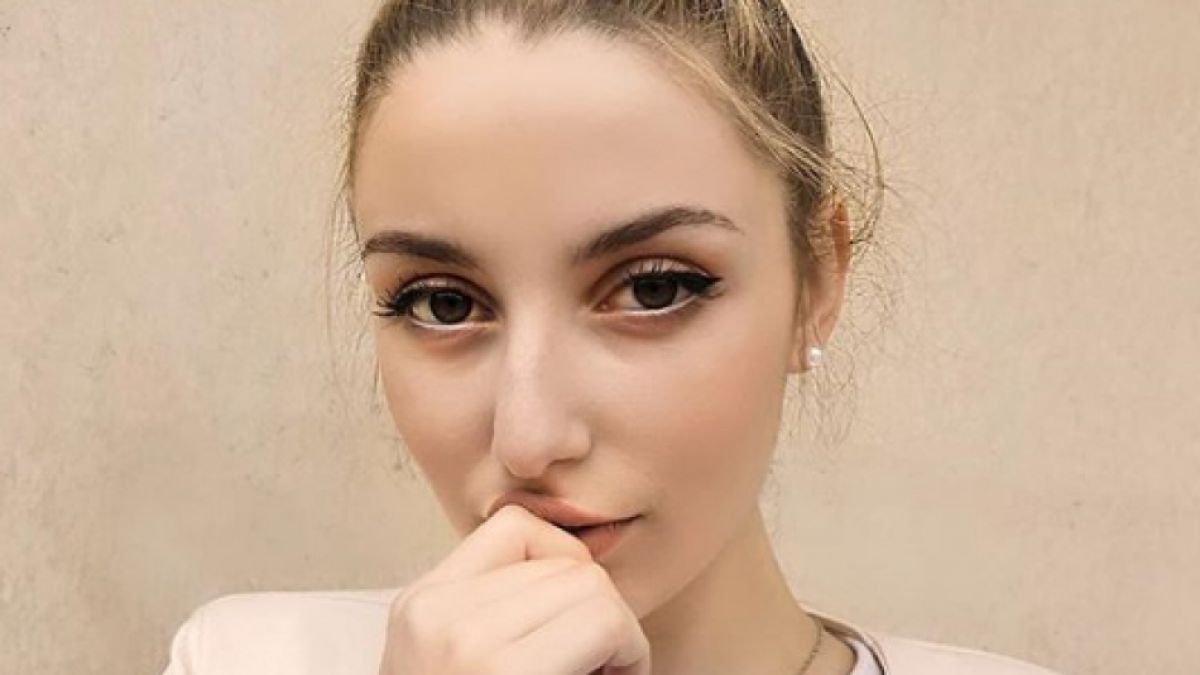 Михаела Маринова се пусна по бельо СНИМКА 18+