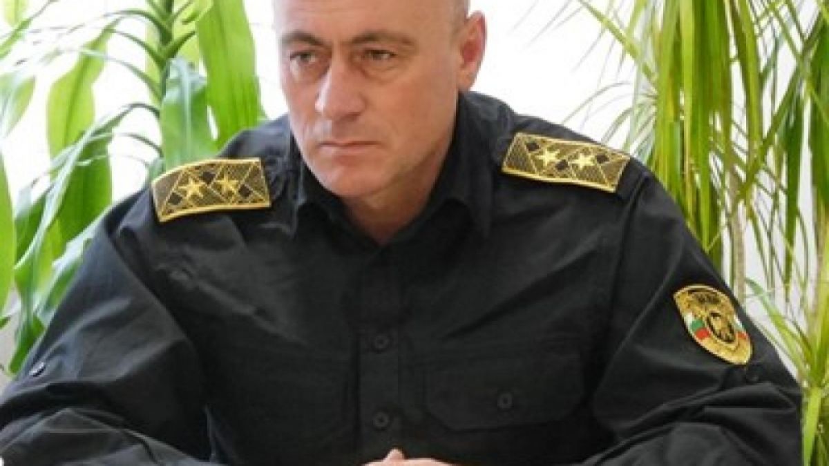 Шефът на ОД МВР - Шумен стана герой след тежка катастрофа пред очите му 
