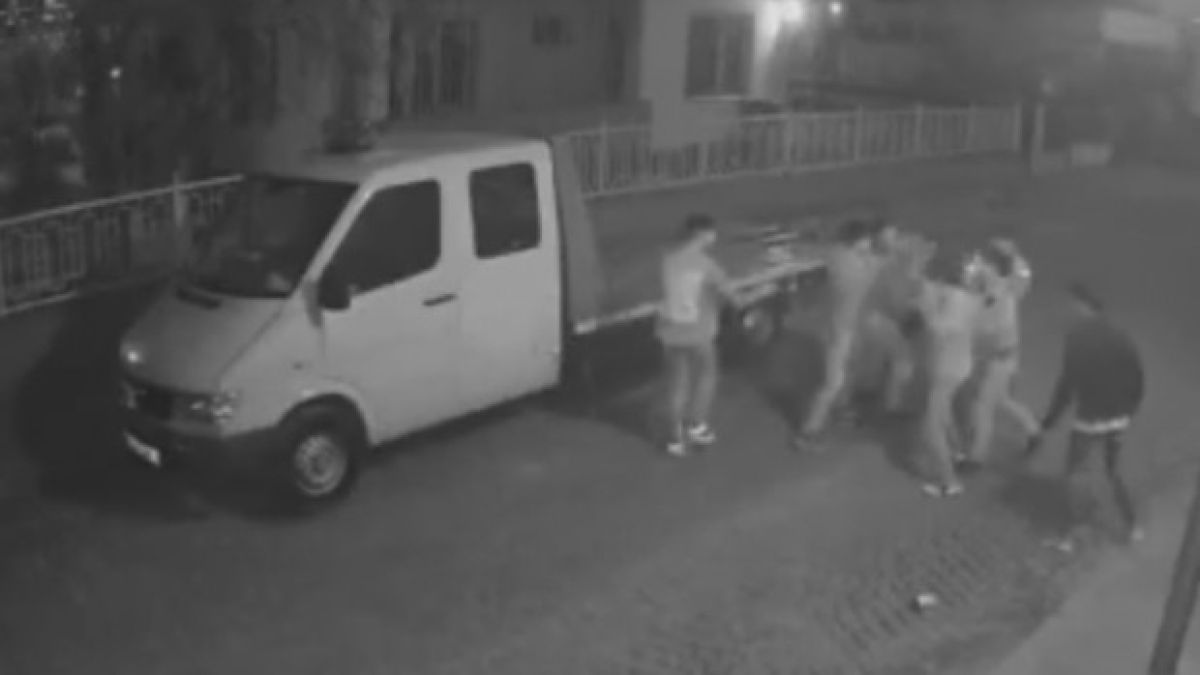 Ето как невръстни циганета издебнаха в гръб и пребиха 40-г. пловдивчанин ВИДЕО 