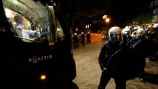 Нови сблъсъци между полиция и протестиращи в Нидерландия заради мерките ВИДЕО