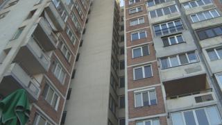 Проверка: Пропада ли блок в кв."Сухата река" край наводненото метро