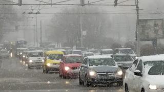Лошо време: В София е като на война заради снега СНИМКИ