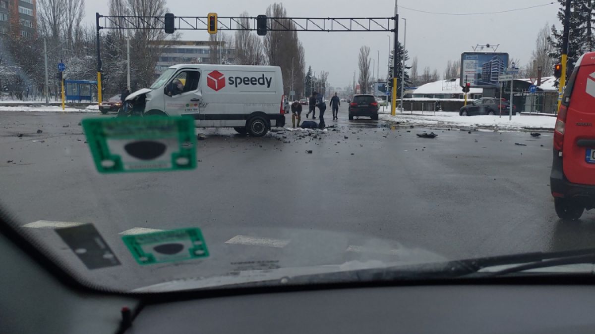 Извънредно в БЛИЦ! Ново кърваво меле в столичния кв. „Дружба“ СНИМКИ 18+