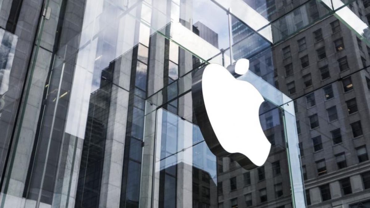 Apple за пръв път заработи над $100 милиарда за тримесечие