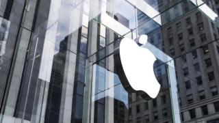 Apple за пръв път заработи над $100 милиарда за тримесечие