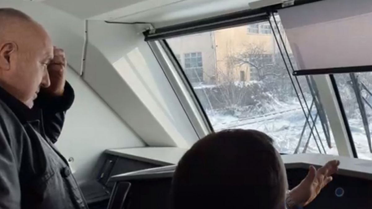 Борисов се качи в нов влак и отсече: Разликата е като Москвич и Мерцедес ВИДЕО