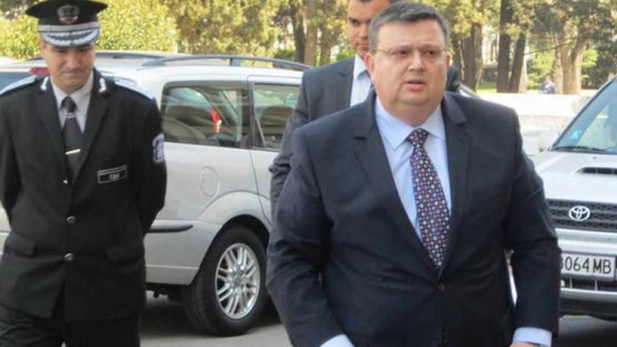 Цацаров си търси шеф в Бургас със заплатата...