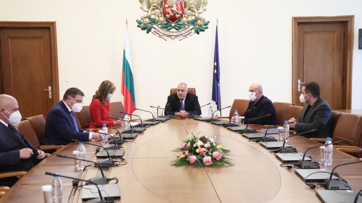 Горещи новини от МС след спешна среща на ключови министри при премиера  