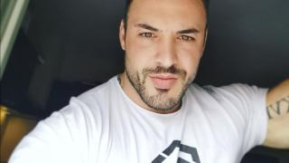 Кристиан Кирилов пръсна хонорара от "Маскирания певец" за скъп джип СНИМКА 