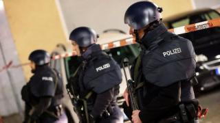 Спипаха тумба от 60 нашенци на смрадлива сбирка в Германия