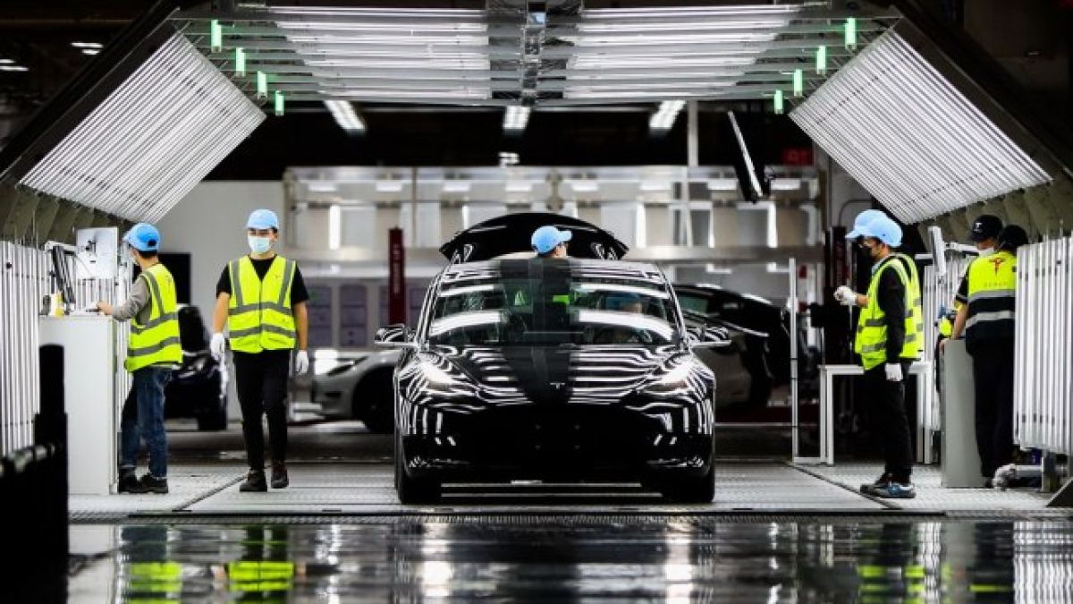 Tesla увеличава капацитета на гигафабриката си в Шанхай