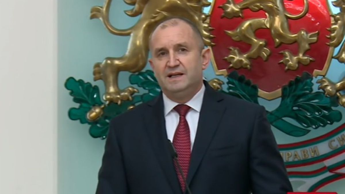 Радев започна четвъртия си отчет като президент с нова атака срещу правителството ВИДЕО