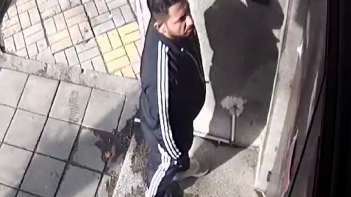 Нагъл циганин направи немислимото посред бял ден в сърцето на Бургас ВИДЕО