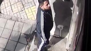 Нагъл циганин направи немислимото посред бял ден в сърцето на Бургас ВИДЕО