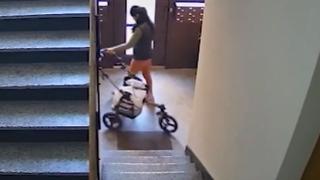 Безумно нагла кражба в столичен блок втрещи младо семейство ВИДЕО 