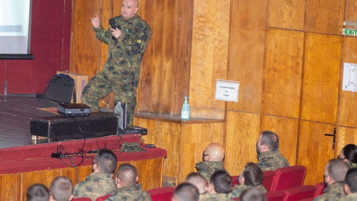 Ген. Мутафчийски пред военни: Вече имаме мощно оръжие срещу К-19! СНИМКИ