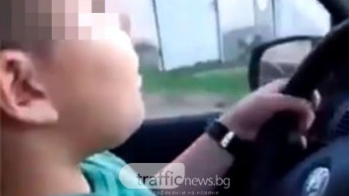 Последовател на цигането Фончо умело върти волана на бащината шкода ВИДЕО 