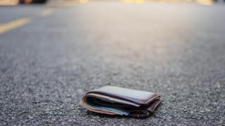 Мъж изгуби портфейла си на Антарктика, а 53 години по-късно ...