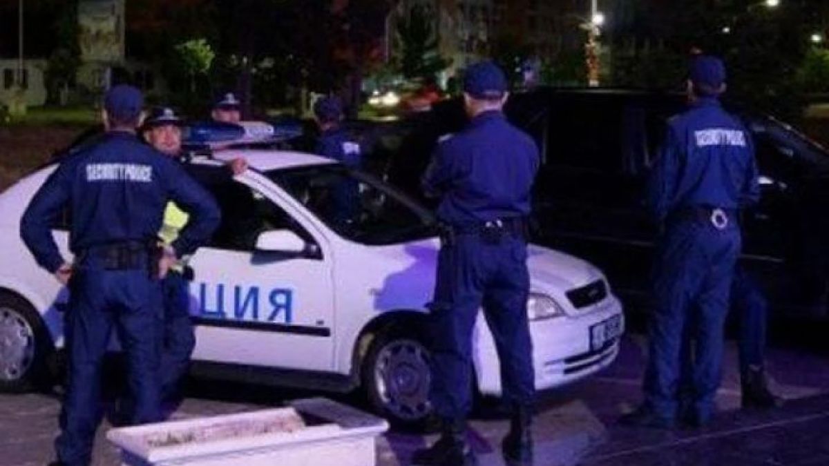 Страшен екшън в кв. "Бояна"! РЗИ се опита да разтури голямо парти, но купонджиите се барикадираха и...