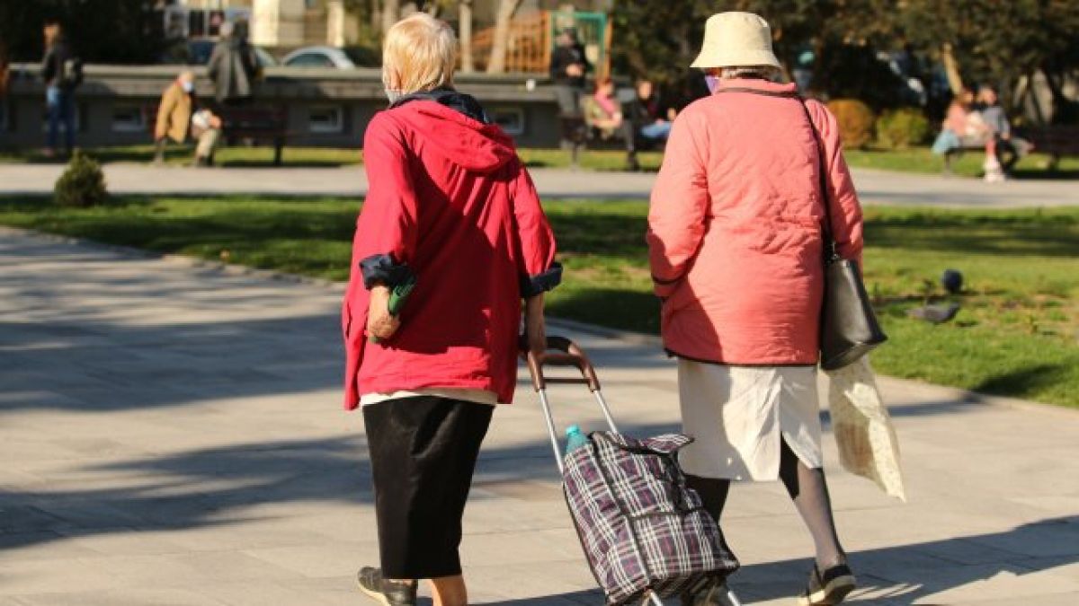 Започна изплащането на пенсиите и добавките към тях
