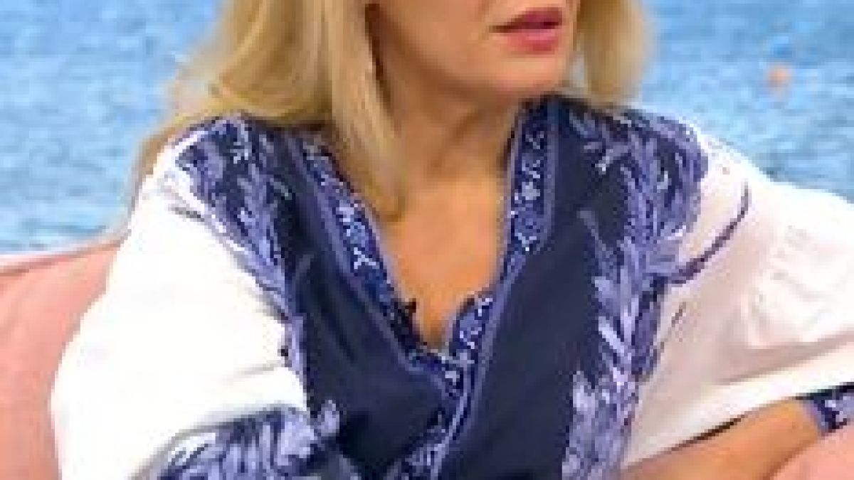 Гала ошашави с тоалет СНИМКИ 