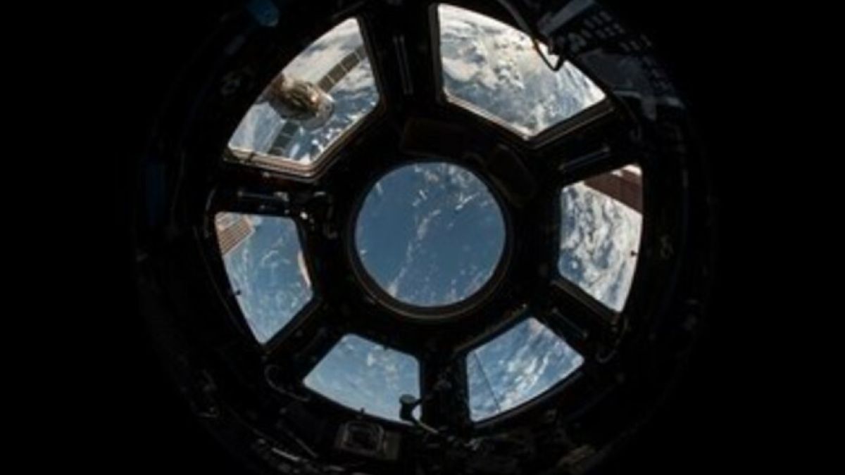 "Спейс Екс" готви модулите за окололунната станция "Гейтуей"