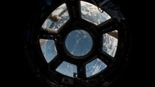 "Спейс Екс" готви модулите за окололунната станция "Гейтуей"