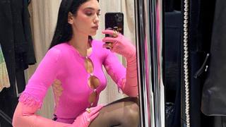 Нова предизвикателна мода подлуди звездите СНИМКИ 18+