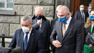 Марешки и Симеонов подадоха документи в ЦИК и отправиха сериозна закана