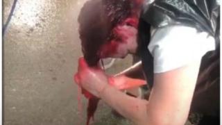 Пълен шаш: Жена изми косата си на автомивка, за да не си цапа банята ВИДЕО