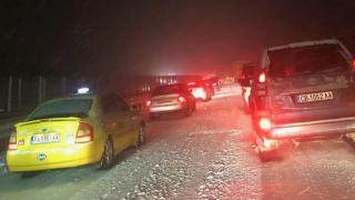 Шеф в АПИ посочи виновниците за снежната тапа на АМ "Тракия"