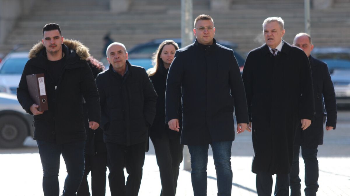 Мангъров и лидерът на АБВ внесоха документи за участие в изборите СНИМКИ