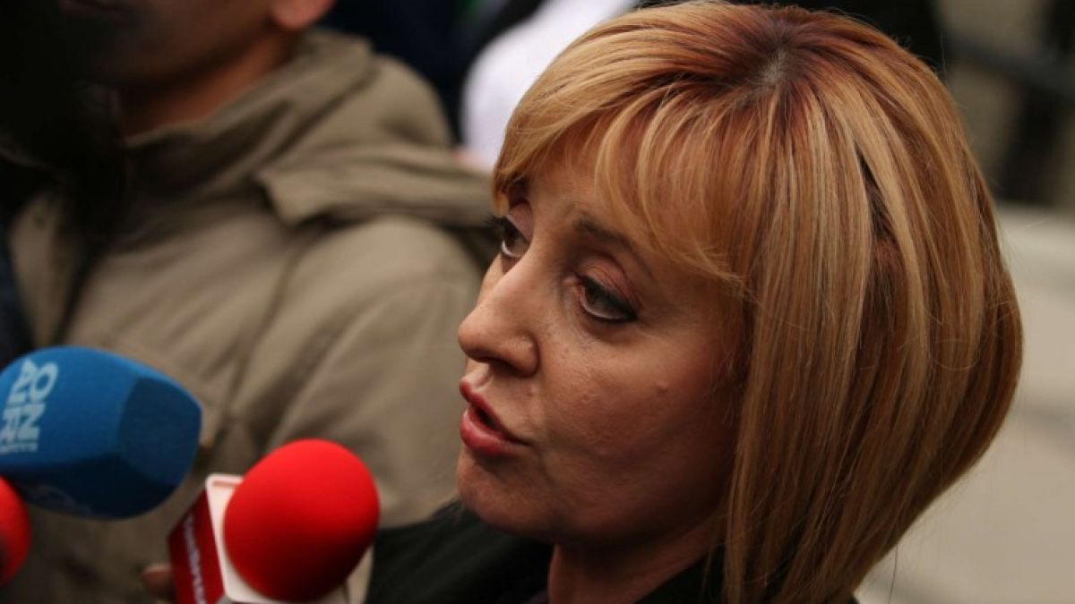 Манолова зачеркна доскорошните си другарки от „Системата ни убива“?