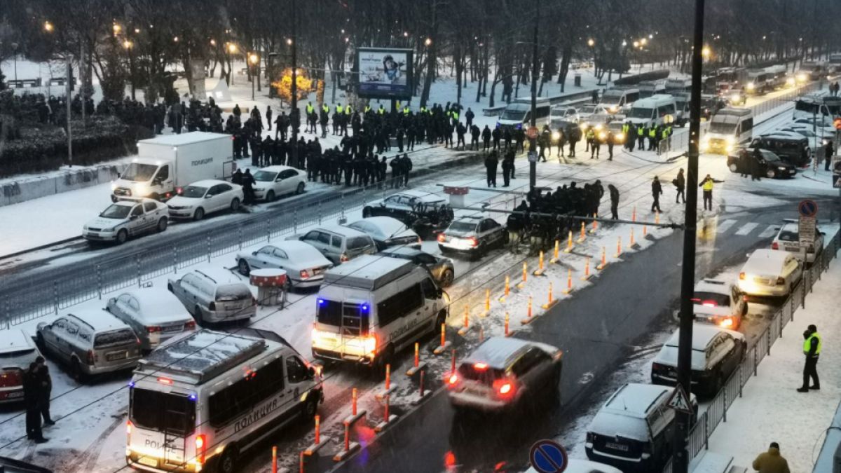 Полицията и Фандъкова разказаха играта на Луковмарш СНИМКИ
